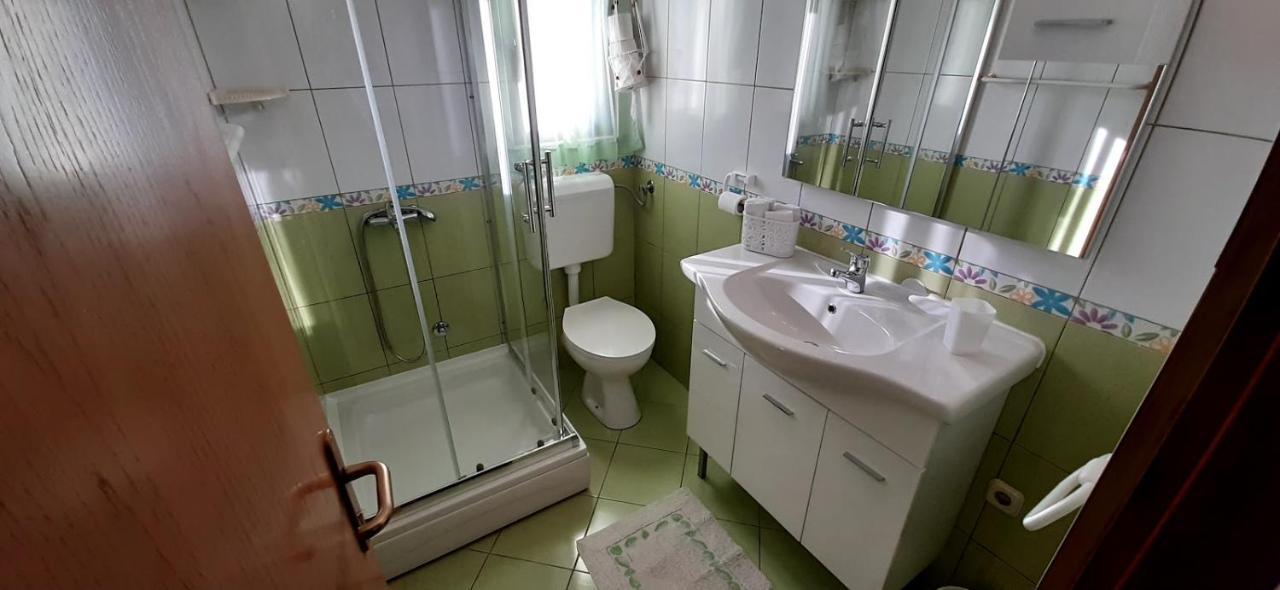 Apartment Pecarevic - A Holiday With A Stunning View Vis Esterno foto